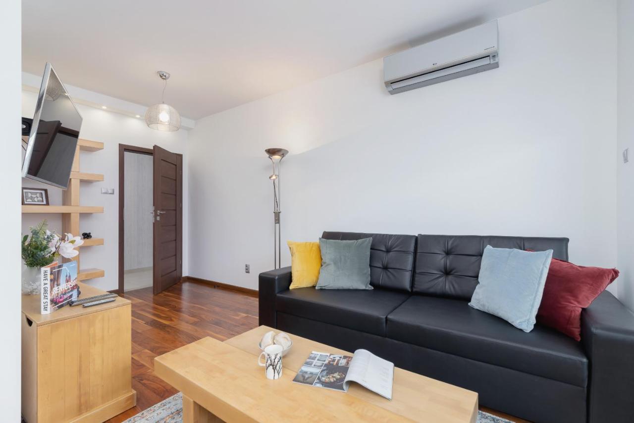 Kraków Błonia Apartment with Balcony by Renters Exterior foto