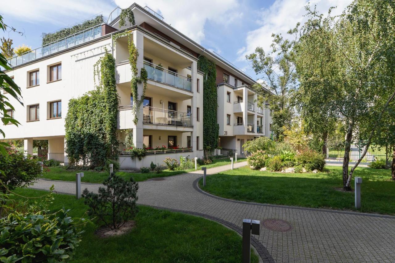 Kraków Błonia Apartment with Balcony by Renters Exterior foto